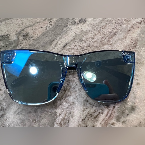 Quay Australia Blue Oversized Sunglasses - Picture 3 of 3